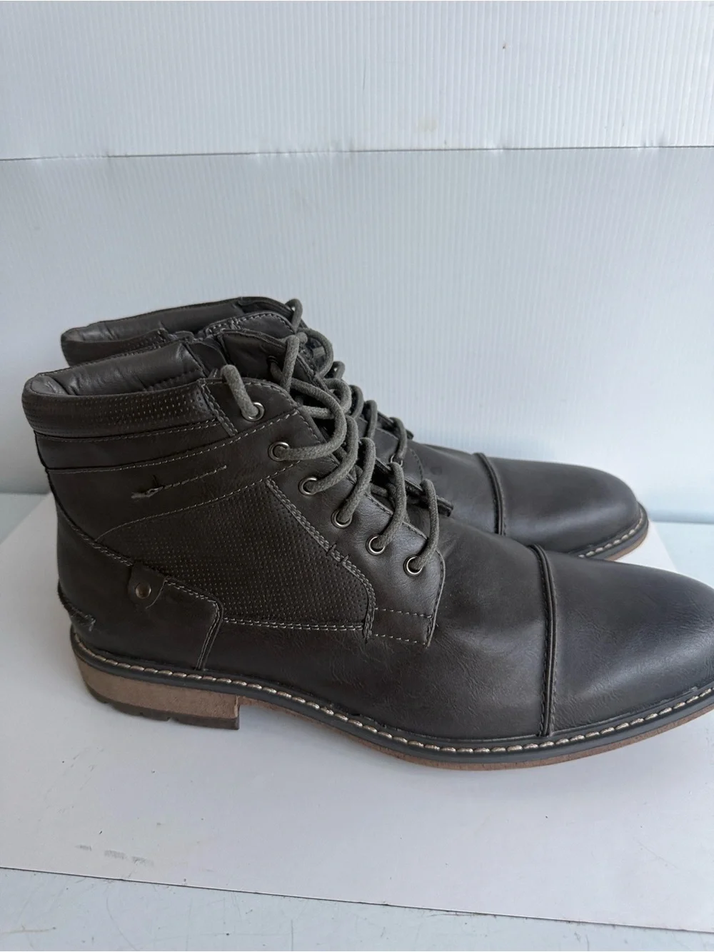 NEW Steve Madden M-Brix Ankle Chukka Boots Side Zip Size 10.5 Medium Gray